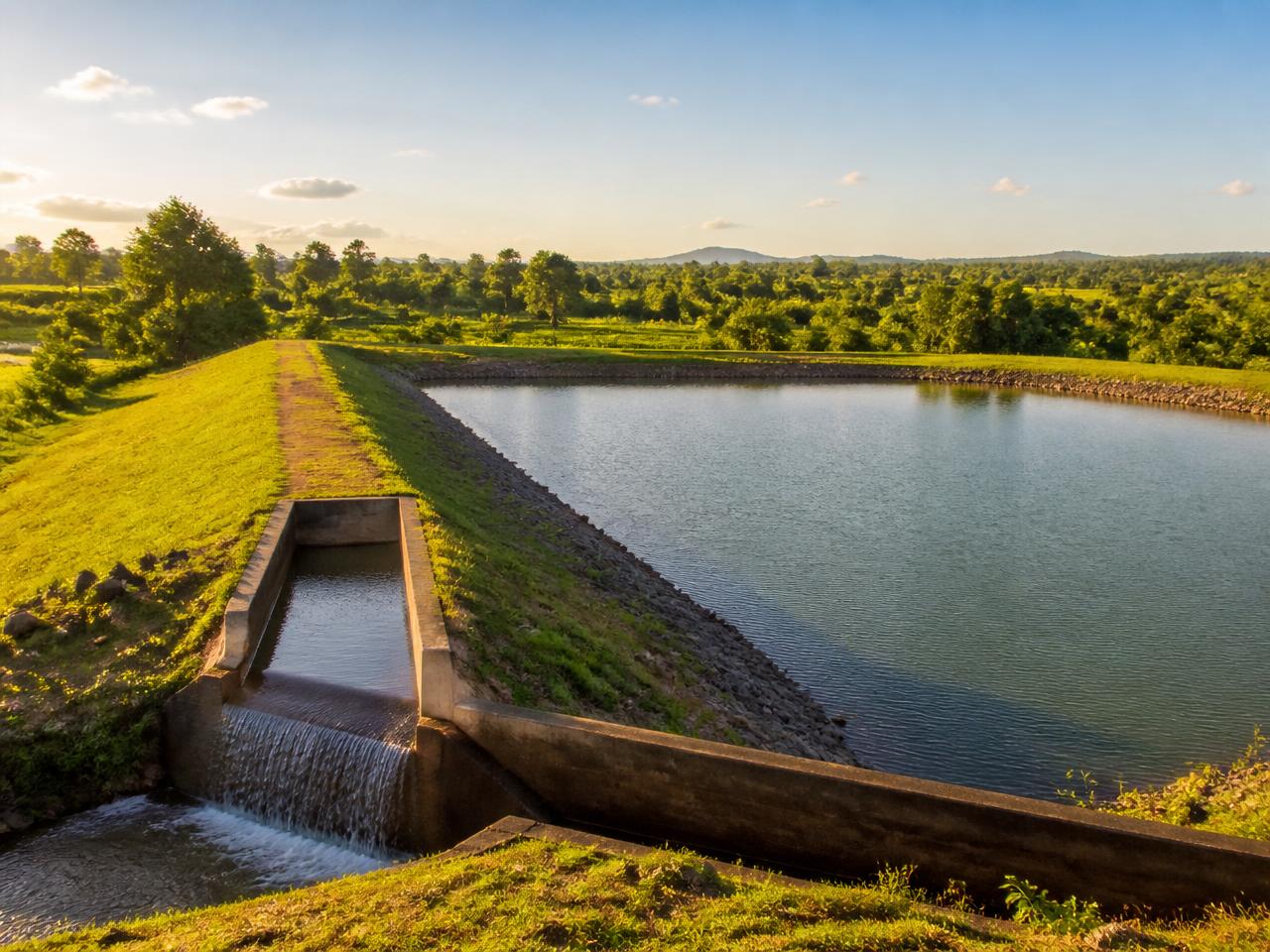 Dams, silage and hay banks